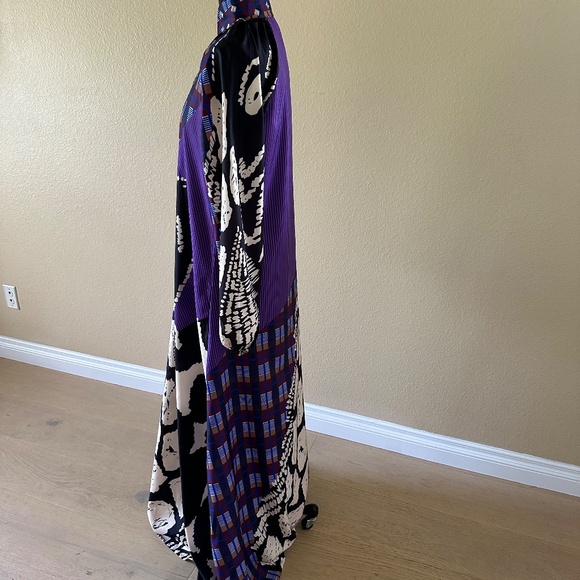 Long Elegant Resort Casual Dress with long sleeves! - Picture 2 of 7